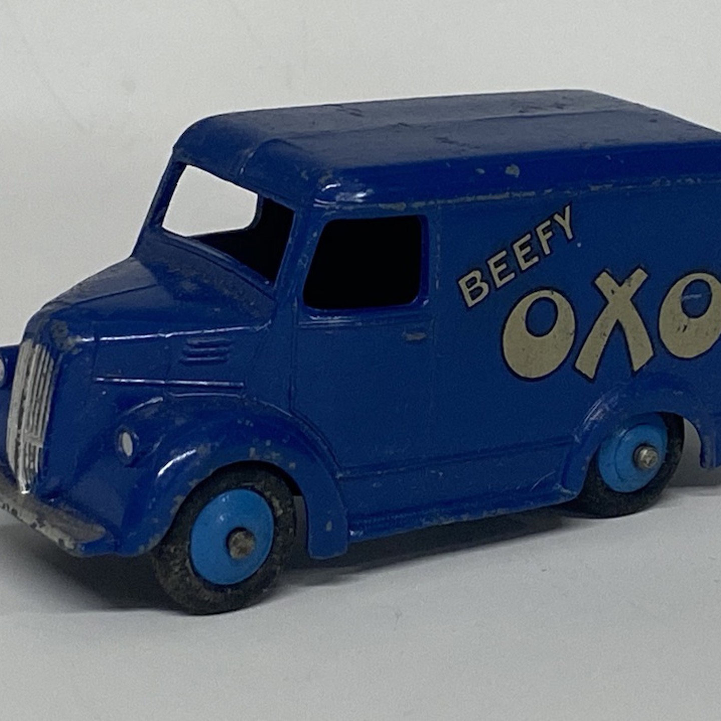 Dinky Toys Diecast Model OXO Trojan Van With 'Beefy OXO' Decals, Dark Blue Body And Light Blue Hubs, 31D. Sold £290