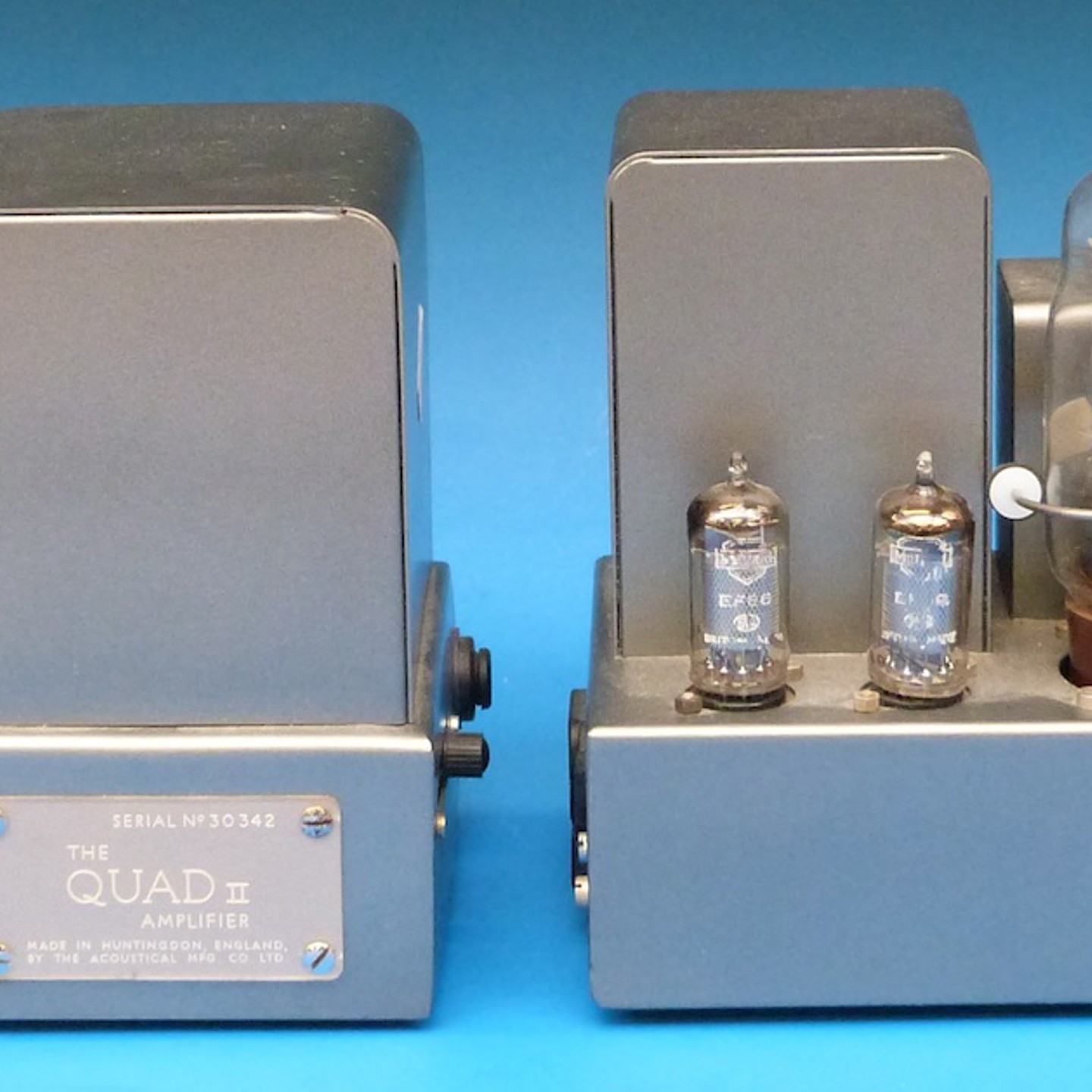 A Pair Of Quad II Amplifiers By The Acoustical MFG Co Sold Ś1,000